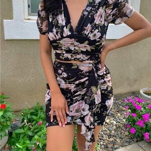 Floral Set in Black and Pink